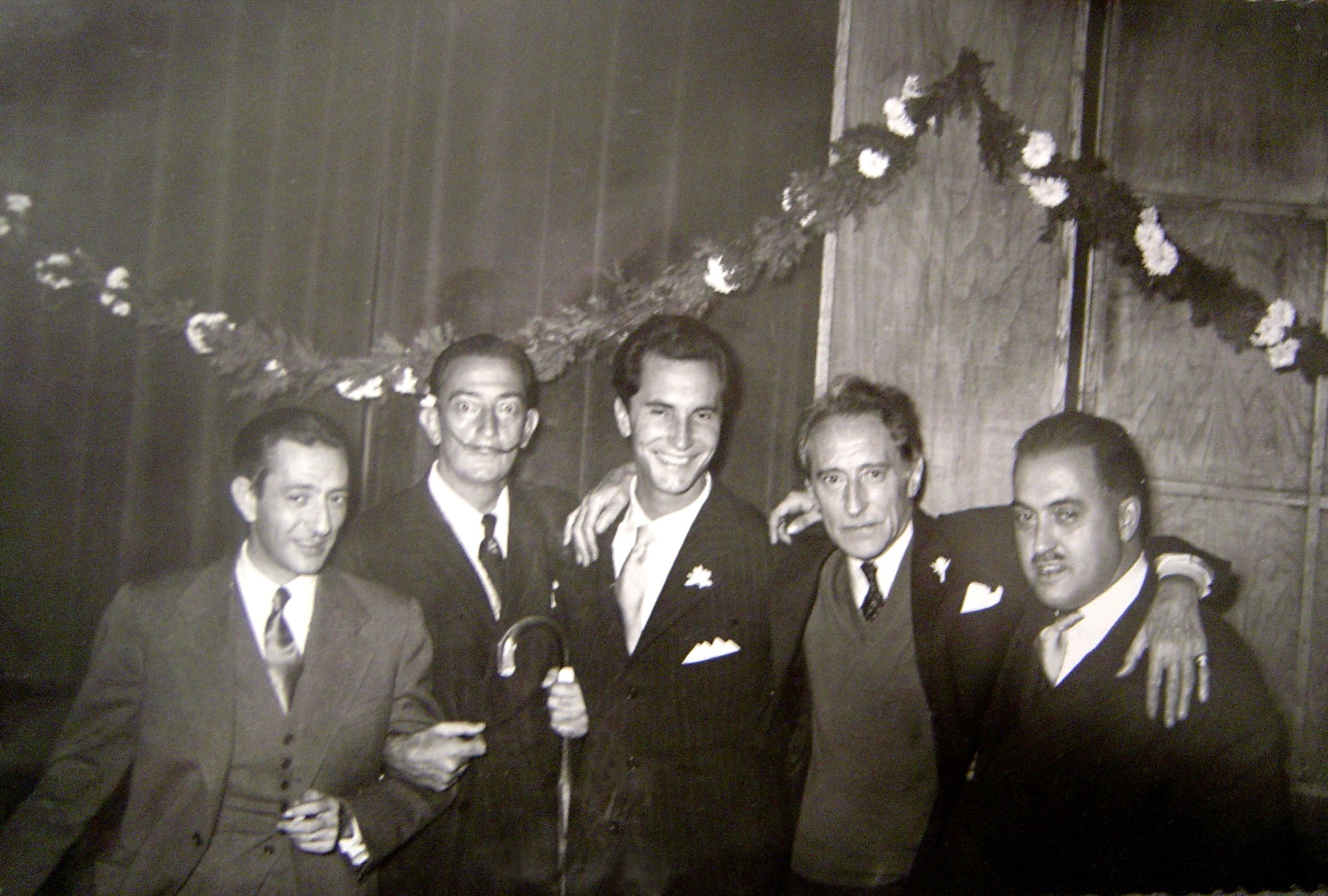 Comida en «Valentín», Madrid, 1954. Ridruejo, Salvador Dalí, Luis Miguel Dominguín, Jean Cocteau y Utrillo.