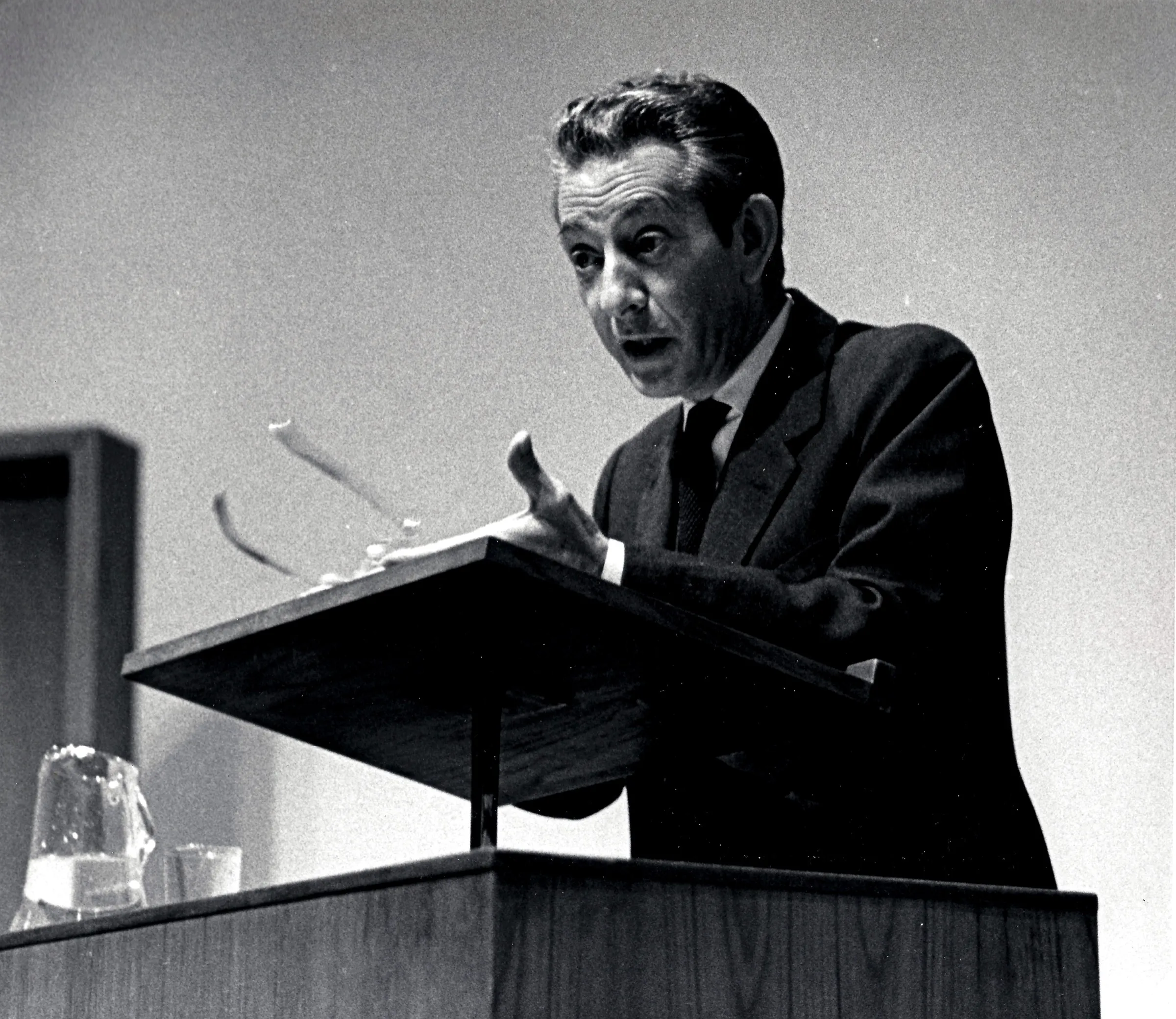 Conferencia en la Universidad de Harvard, Massachusetts, 1973.