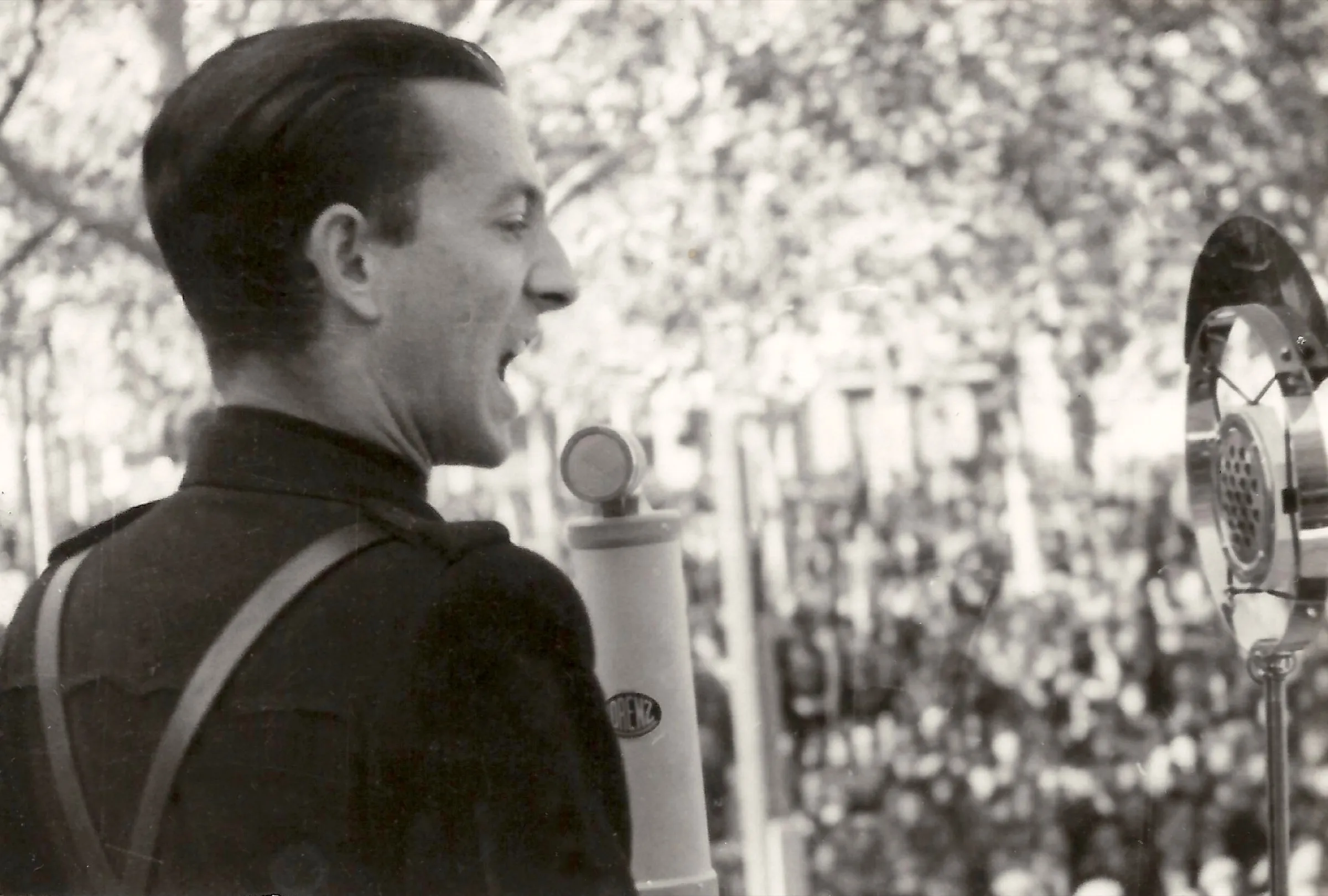 Arenga falangista, durante la guerra.